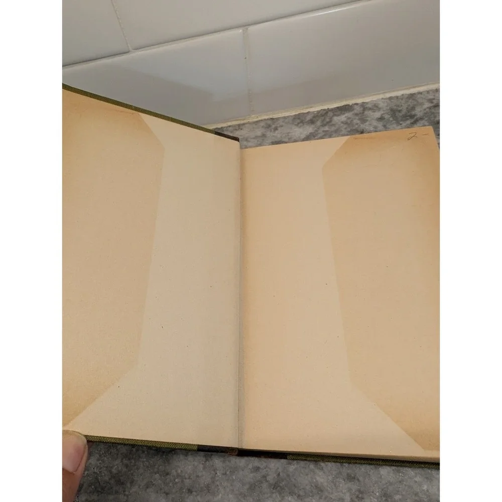Library Of Valuable‎ Knowledge: Story Of Animal Life Hardcover Book